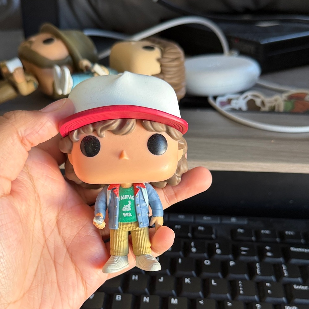 Dustin stranger things funko pop